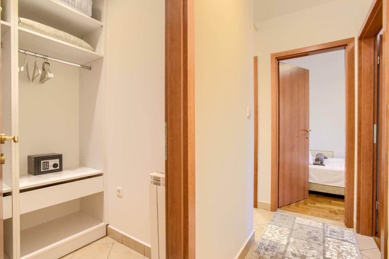 Apartment San Rocco Center Pula Extérieur photo