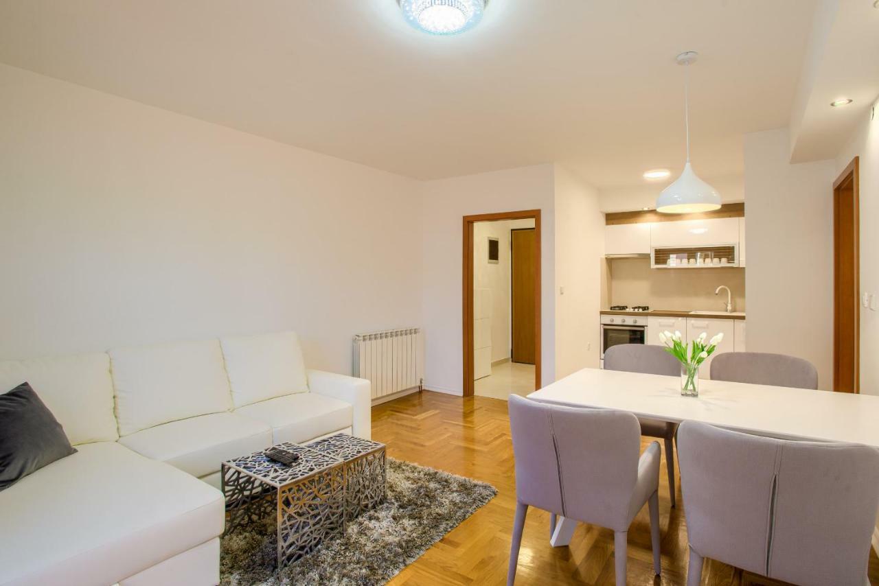 Apartment San Rocco Center Pula Extérieur photo